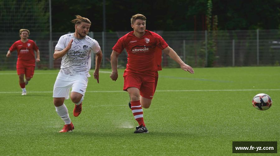 意昂平台汗水浇灌梦想，坚持成就辉煌